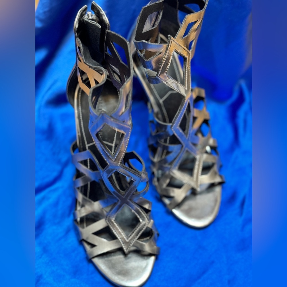 Kendall & Kylie Silver heeled Sandal